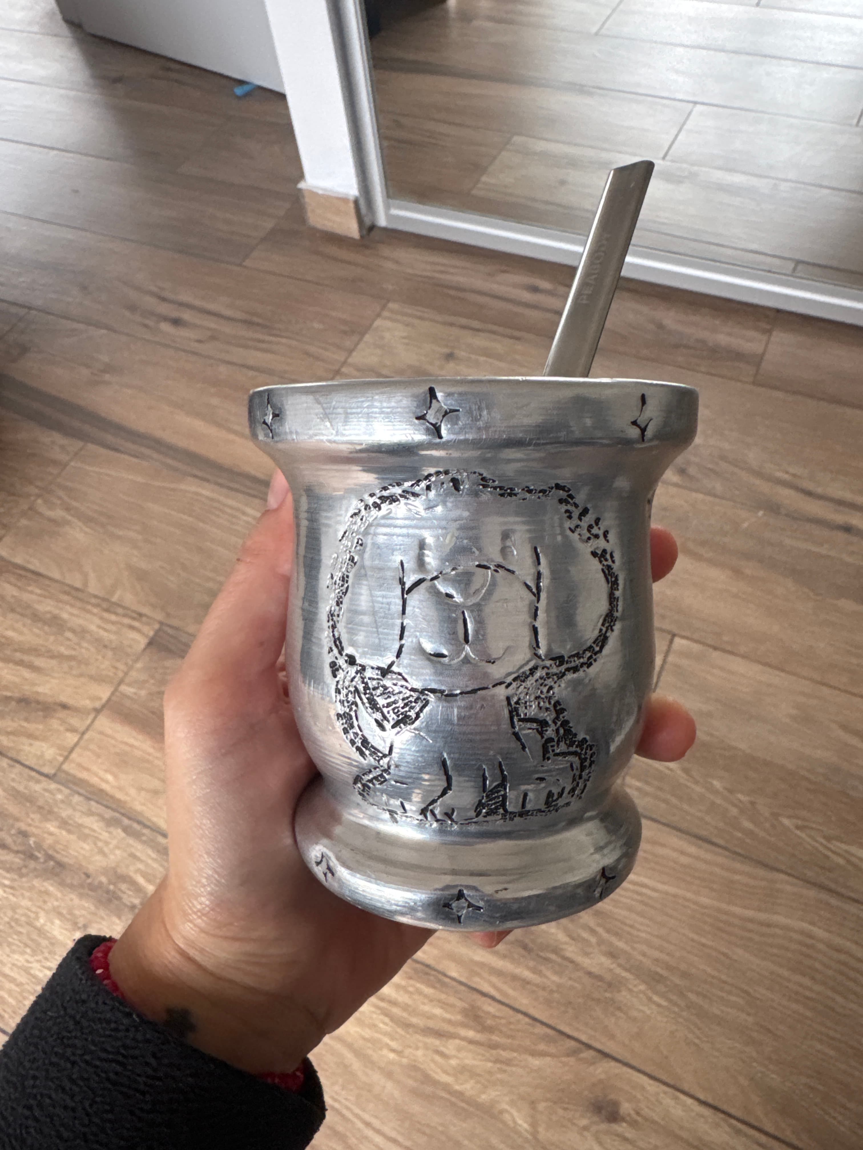 Mate de Alpaca con Bombilla - Diseño Gaucho Grabado