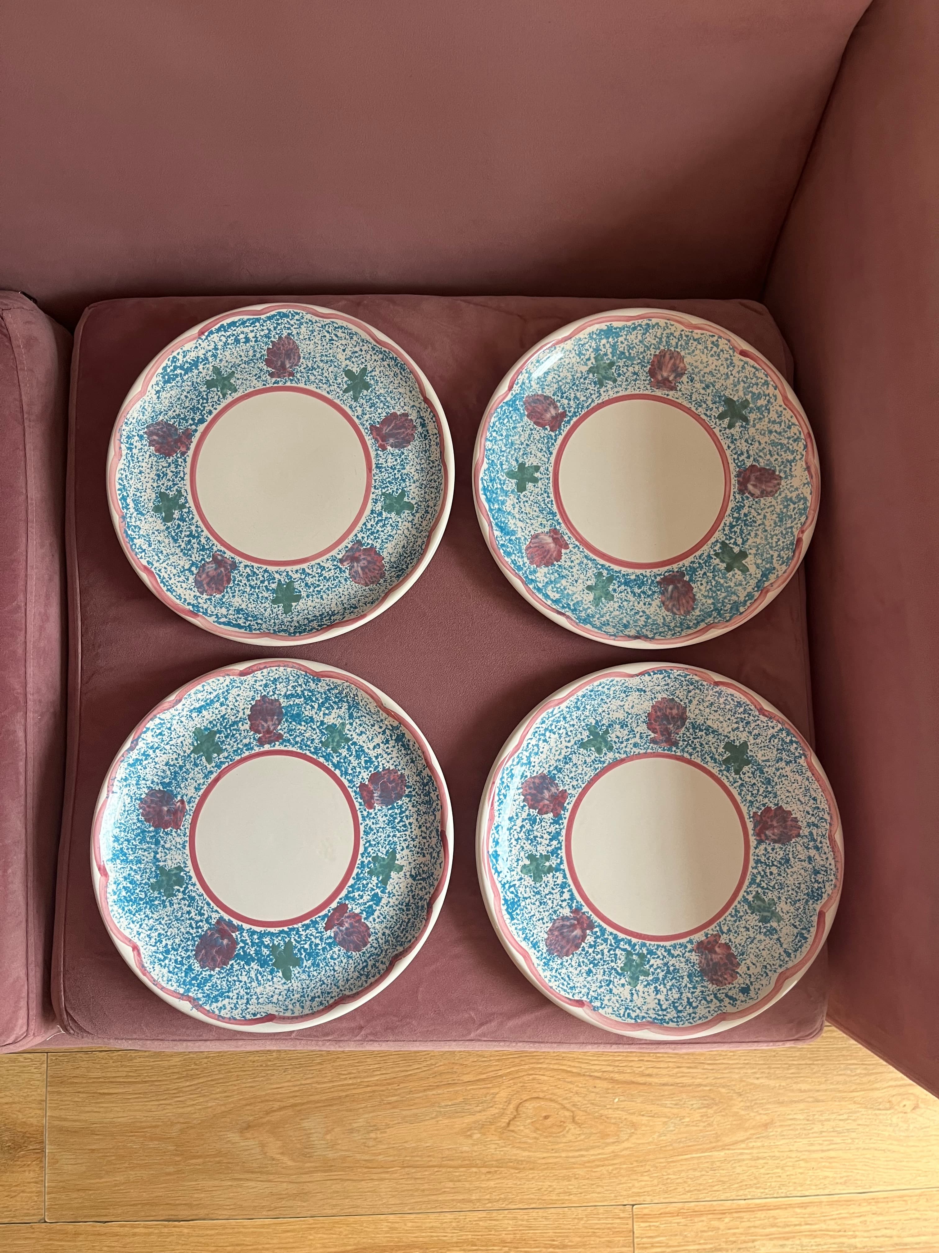 Set de platos pintados a mano